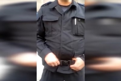 Gość kontra dwóch policjantów. Aż ich zatkało