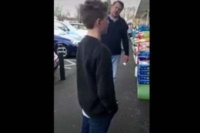 Ojciec daje lekcje synowi, który zwyzywał ludzi w sklepie 