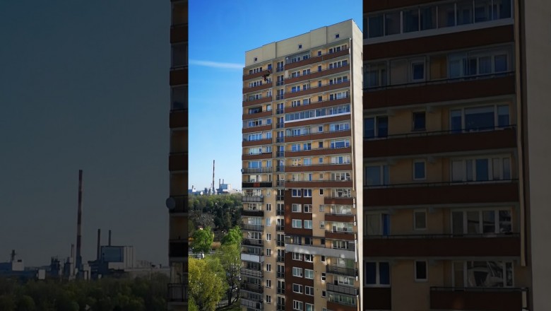 Dwóch gości skoczyło z 20 piętra ze spadochronami - Warszawa 