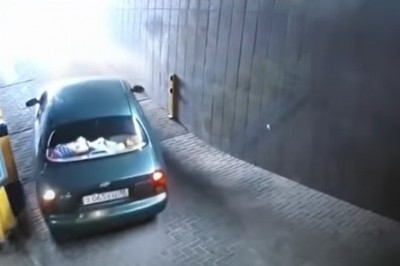 Kierowca kontra szlaban, czyli dziwna akcja na wyjeździe z parkingu