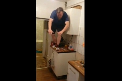 Skok na główkę do wiadra. Kiedy myślisz, że nic dziwniejszego nie zobaczysz