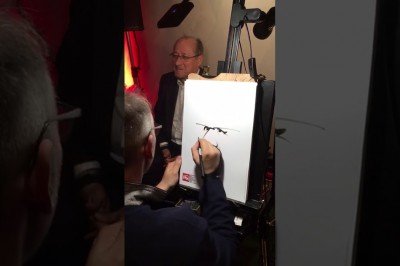 Szczena opada. Gość rysuje niesamowite portrety w minutę 