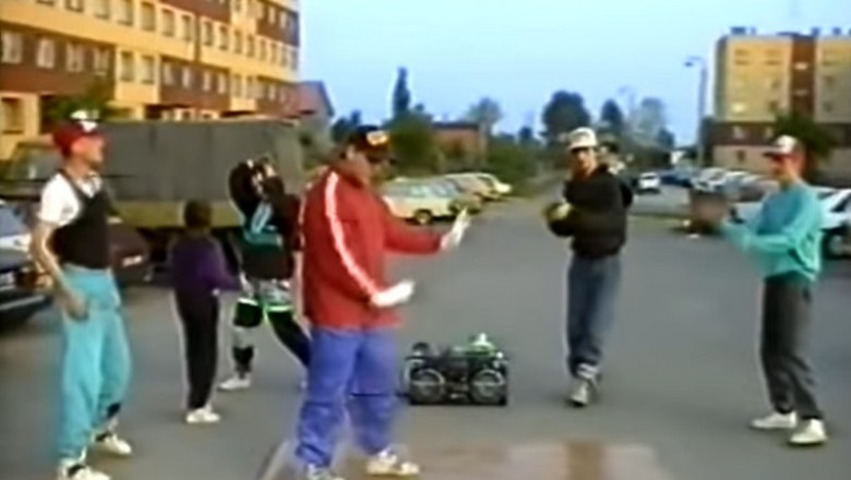 Szczena opada. Ci goście rozwalili system na osiedlowym parkingu