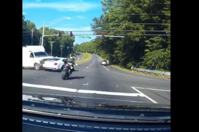 Motocyklista oszukał przeznaczenie. To jest dopiero fart