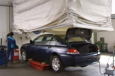 Tak wygląda utylizacja nowiutkich BMW. Dla niektórych może to być ciężki widok