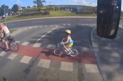 Wjechał motocyklem w 6-letnią dziewczynkę na przejściu i uciekł