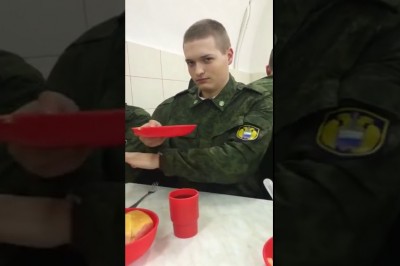 Kiedy na stołówce dostajesz takie żarcie, że nie wiesz co z tym zrobić