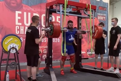 Chciał zrobić przysiad z 400 kg. Nie wytrzymały mu nogi