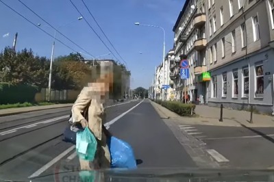 Kiedy pomylisz klakson z hamulcem, a na drogę wejdzie babcia