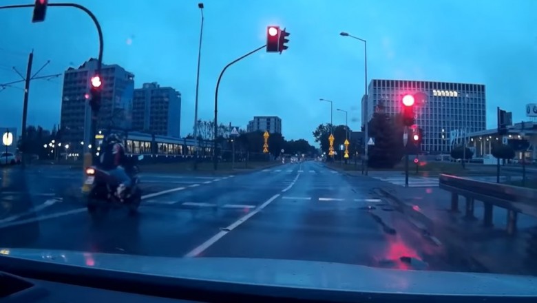 Wjechał na czerwonym na skrzyżowanie wprost w motocyklistę - Kraków