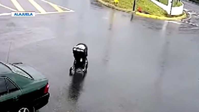 Matka nie zauważyła, że wózek z dzieckiem wjeżdża na ulicę 