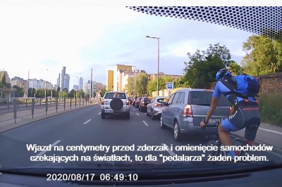 Krótki popis króla szosy na rowerze kontra kulturalny rowerzysta