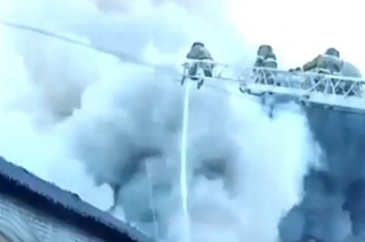 Strażacy gasili magazyn z fajerwerkami, kiedy nastąpił wybuch