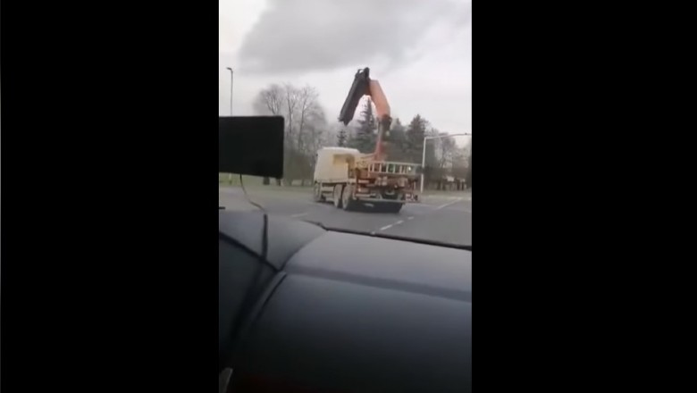 Kierowca rozbił ciężarówkę o wiadukt w Koszalinie. Nagranie świadków