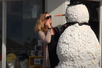 Świąteczny żarcik na przypadkowych przechodniach