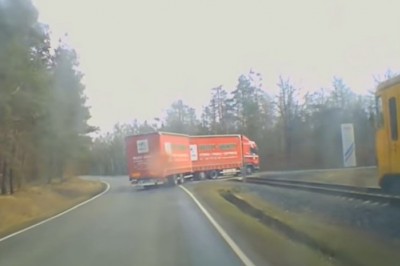 Kierowca TIRa, który myślał, że zdąży przed pociągiem