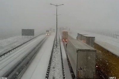Karambol 9 TIR-ów na A4 uchwycony przez kamerę monitoringu