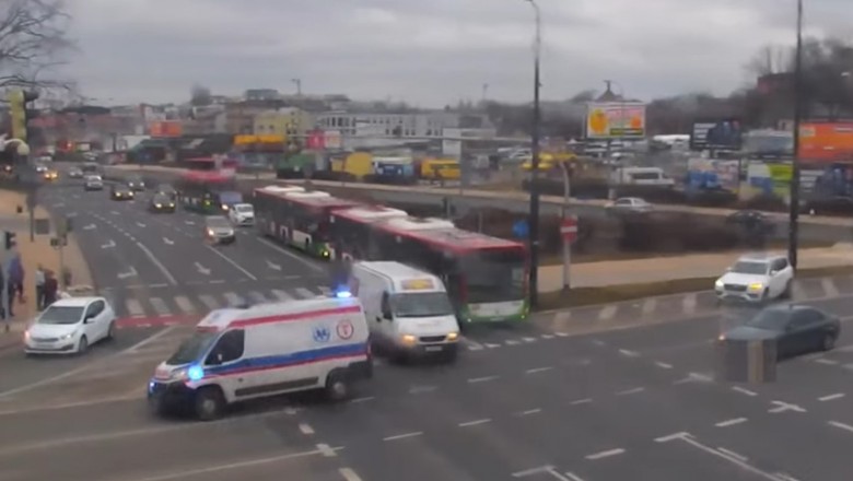 Monitoring miejski uchwycił moment wypadku karetki w Lublinie 