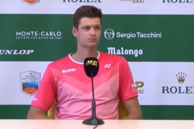 Absurdalna konferencja prasowa z Hubertem Hurkaczem 