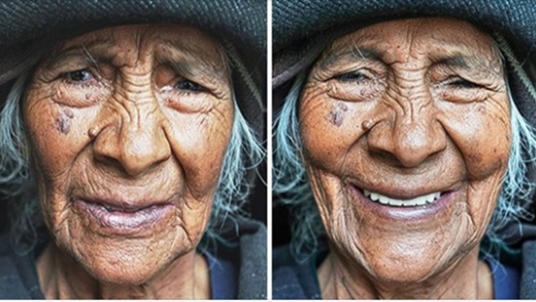 Turecki fotograf uchwycił prawdziwe reakcje 15 kobiet na słowa "Jesteś piękna"