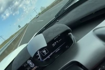 Ile fabryka dała, czyli 372 km/h LaFerrari na niemieckiej autostradzie