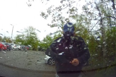 Janusz nagrany na gorącym uczynku, gdy zabierał wycieraczki