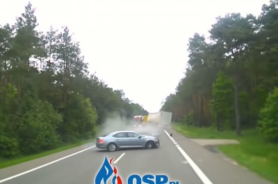 Poważny wypadek trzech TIRów i osobówki nagrany wideorejestratorem