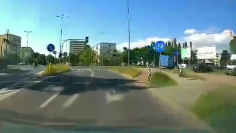 Dziecko wjeżdża przed auto w Bydgoszczy. Matka ma pretensje do kierowcy