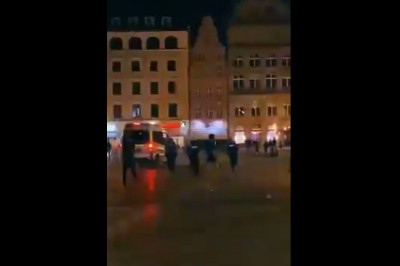 Nagranie żenującej interwencji policji na rynku we Wrocławiu 