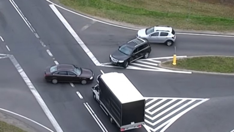 Wypadek Audi i BUSa nagrany przez policyjnego drona