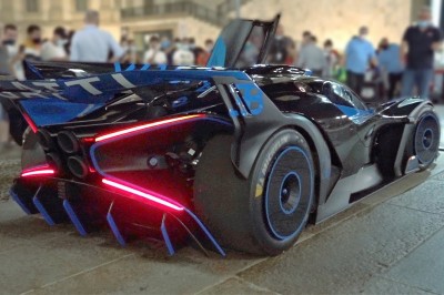 Bugatti Bolide z 1850 konnym silnikiem straszy gapowiczów