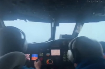 Nagrali jak wlatują samolotem do oka cyklonu 