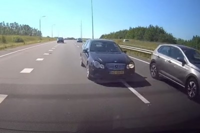 Kiedy cwaniakujesz Mercem na autostradzie i kończysz dachowaniem 