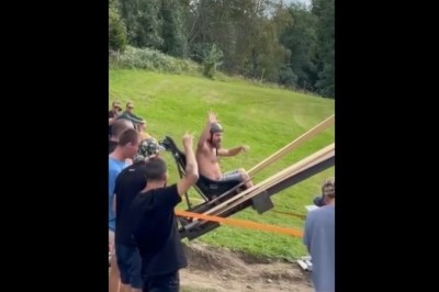 Skoki do basenu dla prawdziwych kozaków. Konkretna zabawa 