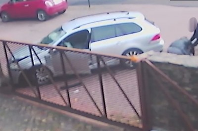 Wjechał w ogrodzenie i uciekł. Nie mógł utrzymać się na nogach 