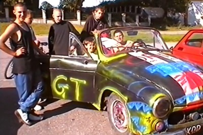 Tak się bawiła polska młodzież w latach 90-tych, bez internetu i komórek