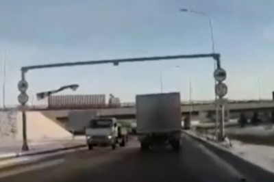 Kiedy projektant wiaduktu robi sobie żarty z kierowców