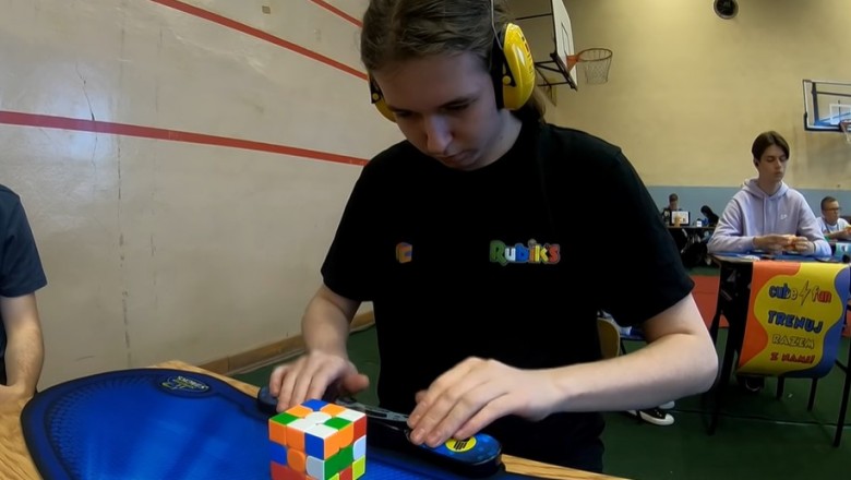 Polak ustanawia nowy rekord świata w układaniu Kostki Rubika