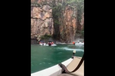 Klif zmiażdżył łódź z turystami. Szokujące nagranie z Brazylii