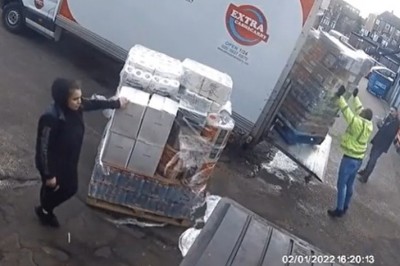 Mistrzowski rozładunek busa. Weź to wytłumacz szefowi