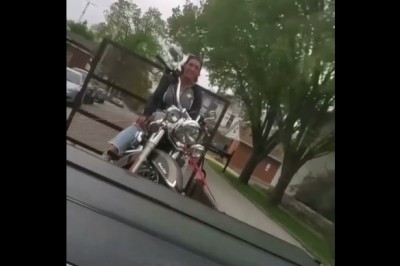 Mistrzowskie zabezpieczenie motocykla na przyczepce