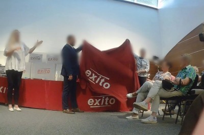 Pranie mózgu i manipulacje na pokazie. Wszystko nagrała ukryta kamera