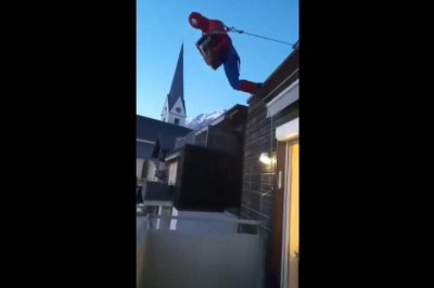 Kiedy Spider-Man ma chwilę wolnego i poświęca się swojemu hobby 