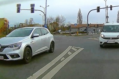 Żenująca próba cwaniakowania na skrzyżowaniu w Szczecinie