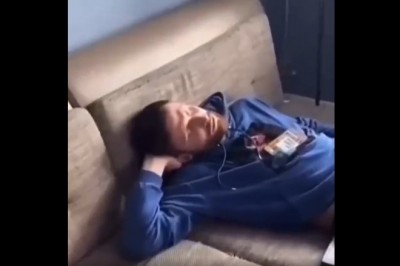 Kiedy ziomek nie wie, dlaczego jest taki popularny na imprezie 