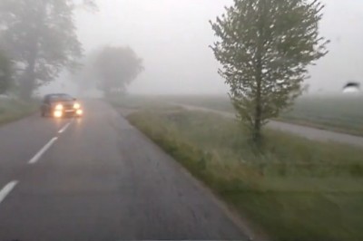 Nagranie z czołowego zderzenia VW z Audi w gminie Słupsk 