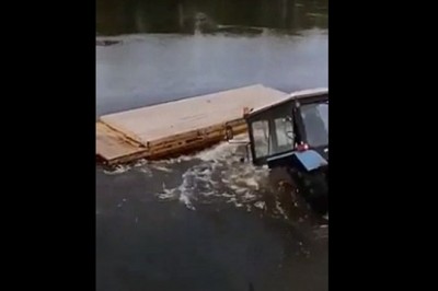 Mistrz transportu wodnego w akcji. Traktor jednak nie pływa