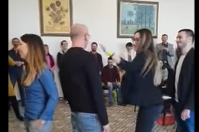 Zastanawialiście się jak powstaje plotka? Ten filmik idealnie to pokazuje