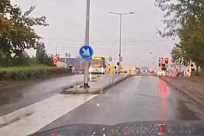 Autobus na przejeździe kontra pociąg. Nie udało się uciec