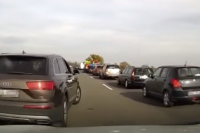 Szeryf w Audi blokuje pas, żeby nikt nie był szybszy od niego 